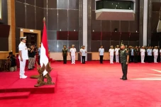 Panglima TNI Pimpin...