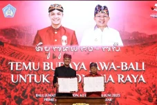 Ganjar Pranowo dan Wayan...