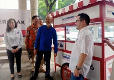 Terima Bantuan Gerobak...