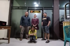 Jual Wanita lewat WhatsApp,...