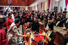 Tiba-tiba Datangi Pemain...