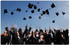 Netizen Protes Wisuda...