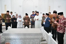 Wapres Maruf Amin Ziarah...