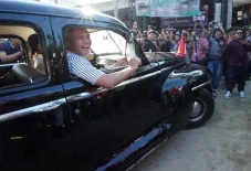 Spesifikasi Sedan Plymouth...