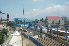 Progres Skybridge Stasiun...