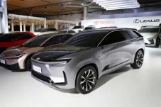 Toyota Digelontor Dana...