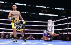Regis Prograis Terjatuh,...