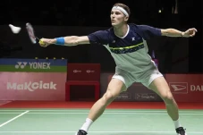 Viktor Axelsen Juara...