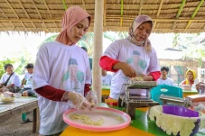 Tingkatkan Ekonomi Warga,...