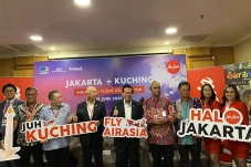 Buka Rute Penerbangan...
