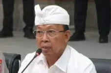 Takut Dikutuk, Gubernur...