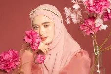 Inara Rusli Tuntut Hak...