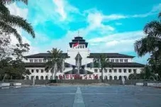 Berlakukan Work From...