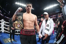 Dmitry Bivol Siap Pertahankan...