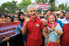 Dukung Prestasi Atlet...