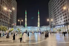 Melihat Pelayanan Masjid...