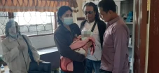 Bayi Dibuang di Pinggir...