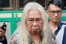 Rieta Amilia Tidak Hadiri...