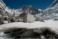 Gletser Himalaya Diprediksi...