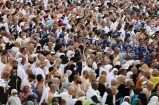 1,7 Juta Orang Jemaah...