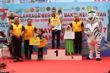 Meriahkan HUT ke-77...