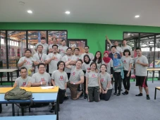 Hadir di Surabaya, Lembaga...