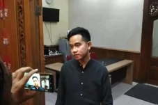 Alasan Gibran Tolak...