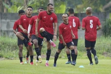 Riko Simanjuntak Tak...