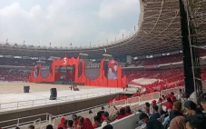 Puncak Bulan Bung Karno,...