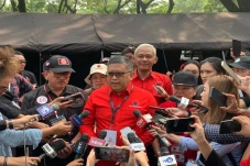 Sandiaga Uno Absen di...