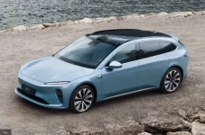 Nio ET5 Touring, Tesla...