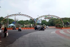 Cara ke Ragunan Naik...