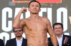 Golovkin Lepas Gelar,...