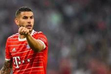 Bayern Muenchen Tak...