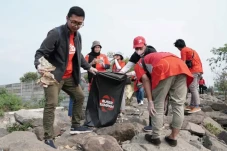 Jangan Tunggu Jakarta...
