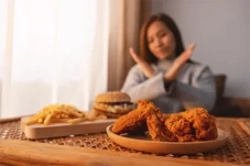 7 Makanan Pemicu Jerawat...