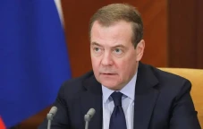 Medvedev Tegaskan Perlunya...