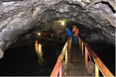 Gua Lawa di Lereng Timur...