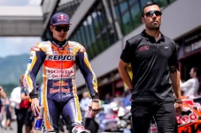 Tim Honda Pasrah Ditinggal...