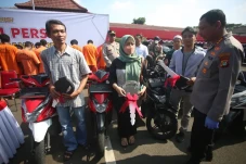 Beraksi di 400 Lokasi,...