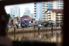 Atasi Kawasan Kumuh,...