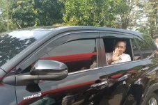 Senyum Semringah Heru...