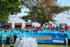 Aksi Bersih-bersih Pantai...