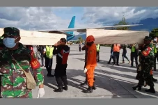 Evakuasi Pesawat Semuwa...
