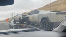 2 Prototipe Tesla Cybertruck...