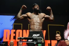 Deontay Wilder Tantang...