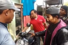 Butuh Biaya Sekolah...
