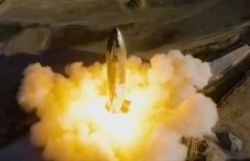 SpaceX Uji Statis Mesin...