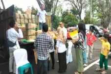 Sembako Murah Diserbu...