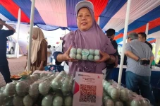 Belajar Buat Telur Asin...
